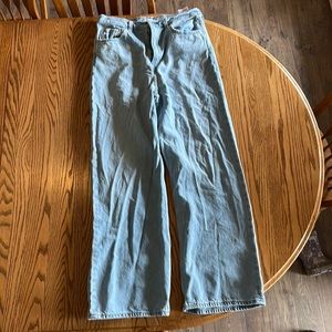 Levi’s High Loose light wash wide leg jeans, size 31